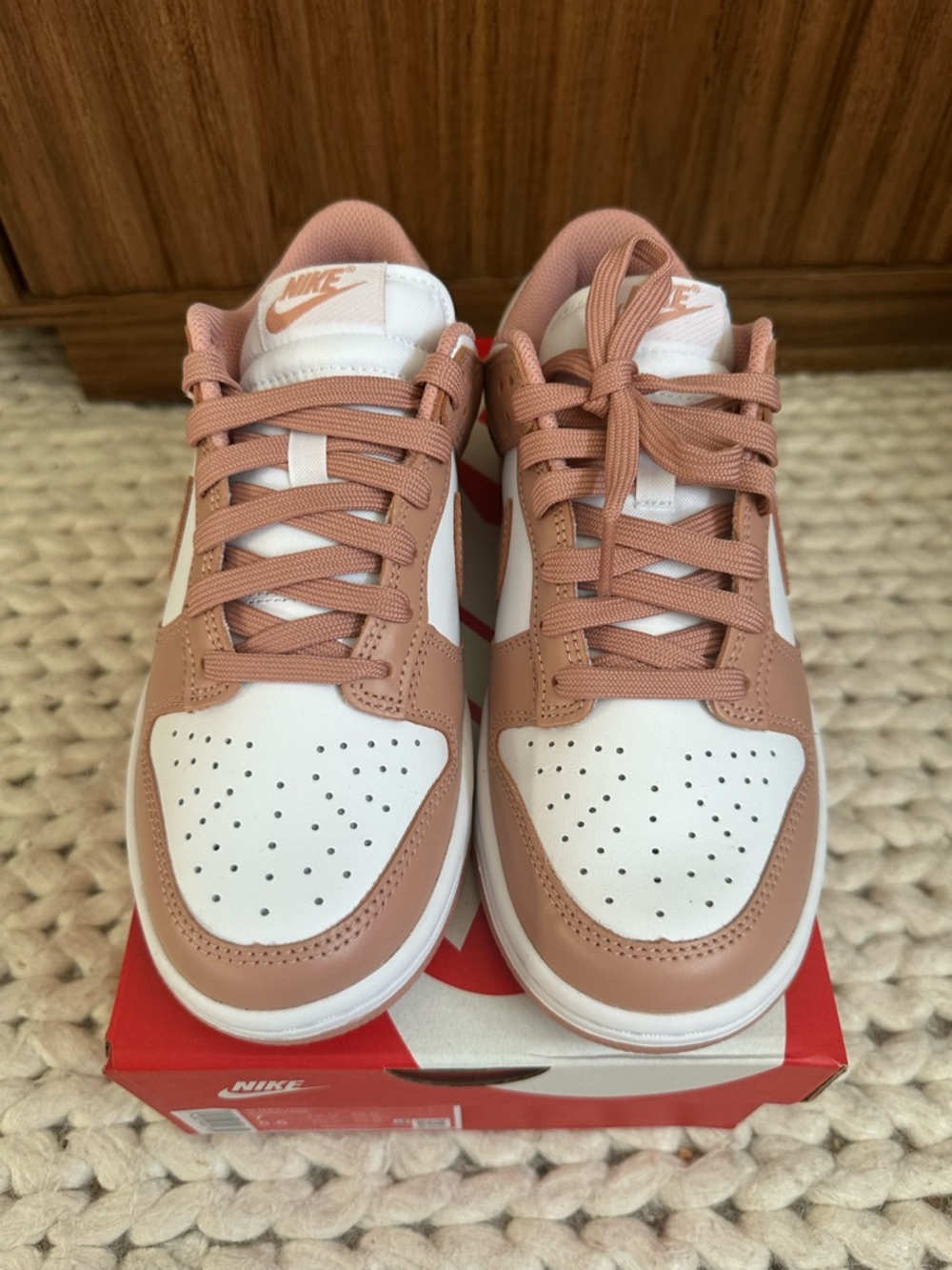 Nike Women’s Low-Top dunks in Dusty Pink and White